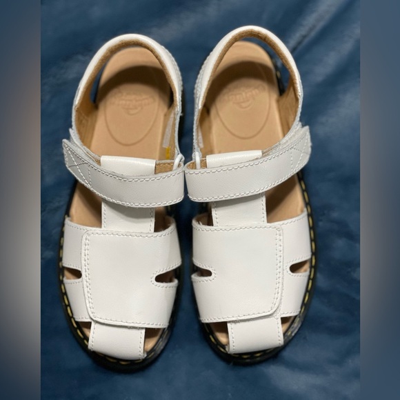 NWOB Dr Martens MOBY II LEATHER VELCRO SANDALS SIZE 3 - Picture 1 of 13